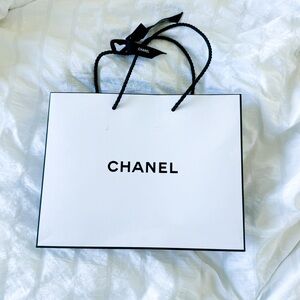 AUTHENTIC CHANEL - Chanel gift bag